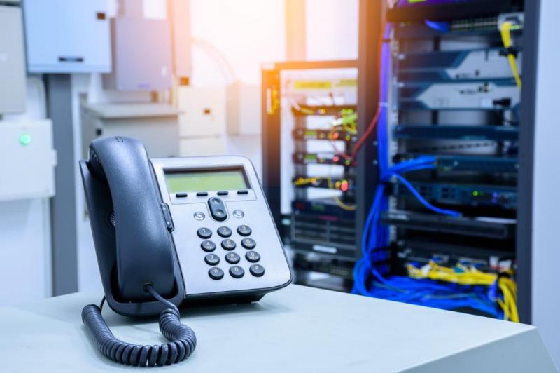 Installer une t&eacute;l&eacute;phonie professionnelle &agrave; Maubeuge simplifie la gestion des communications d'entreprise
